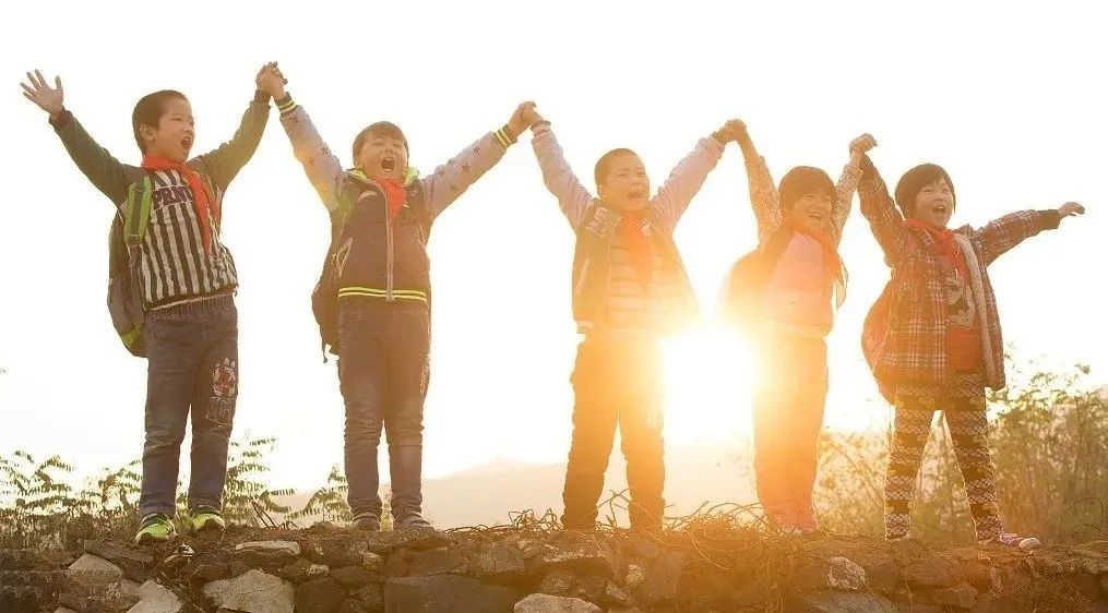 愛心助學(xué)，筑夢未來 | 新希望醫(yī)療公益助學(xué)活動(dòng)